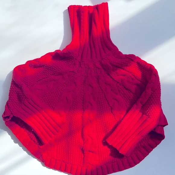 2T Carter Girls poncho. - Picture 2 of 3